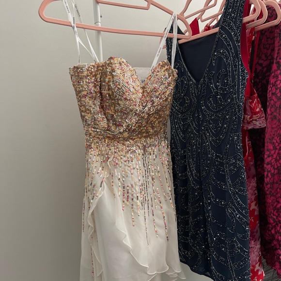 PROM & GRAD dresses - Picture 4 of 4